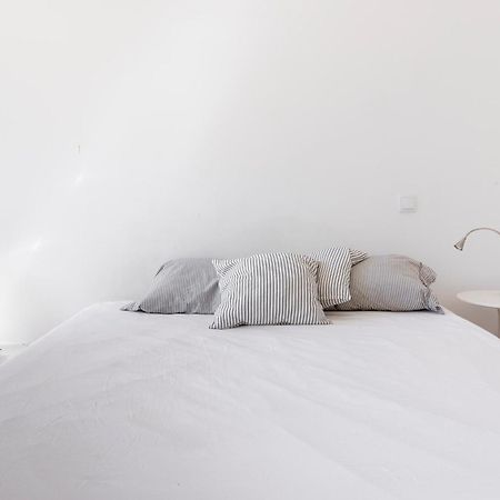 Comfy 3 Bedroom Apartment Campo De Ourique Lisbon Exterior photo